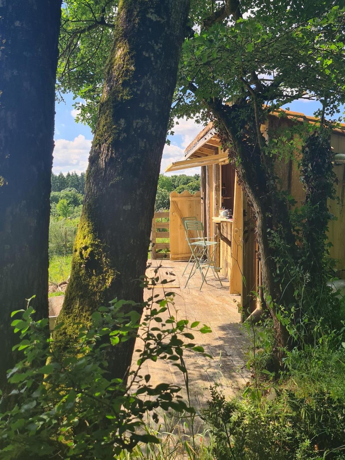 Nuit *e* Toilee A La Ferme Du Petit Puyaume Luxuszelt Montravers